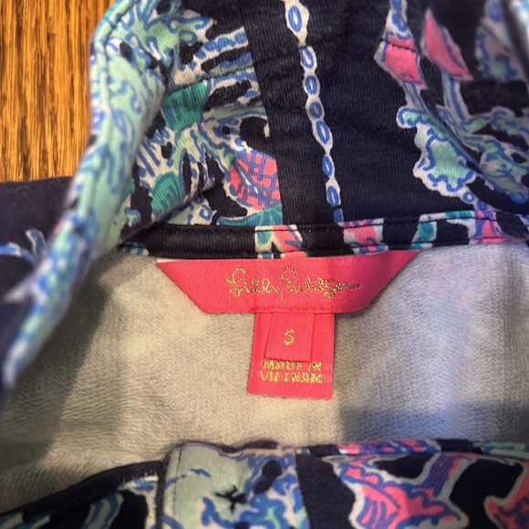 Lilly Pulitzer UPF 50+ Captain Popover in Pop Up Monkey Trouble size Small EUC - Picture 5 of 7